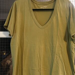 Universal Thread V-Neck Short Sleeve Tee in Olive
